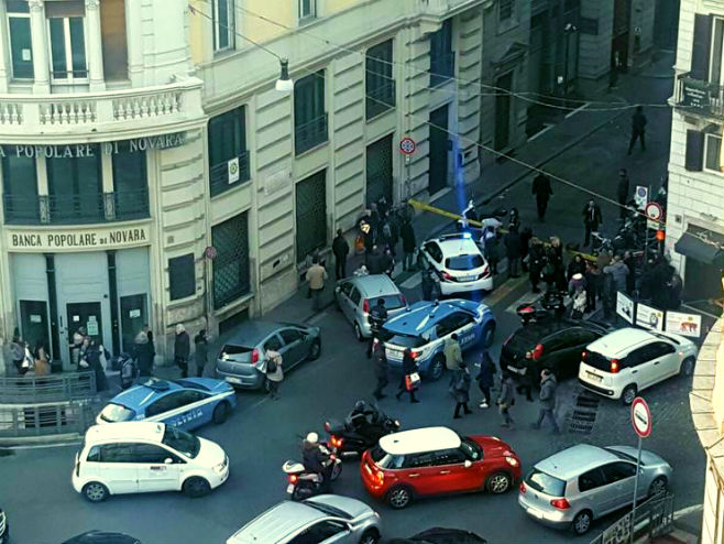 Рим: Евакуација тржног центра због дојаве о бомби (Фото: Il Messaggero) - 