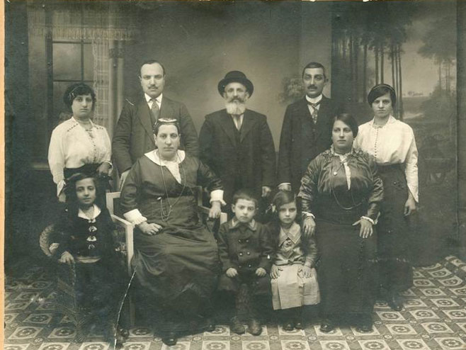 Српска породица (Фото:volimsrbiju.com) - 