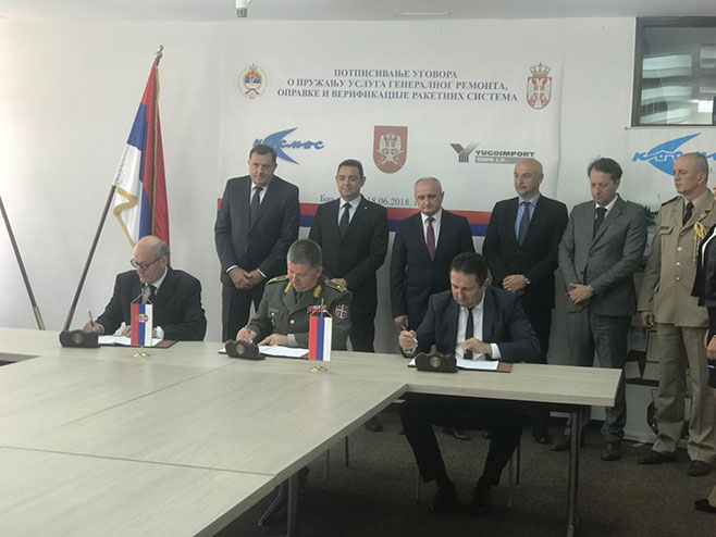 Потписан споразум између  "Космос" из Бањалуке и "Југоимпорт СДПР" Београд. - Фото: РТРС