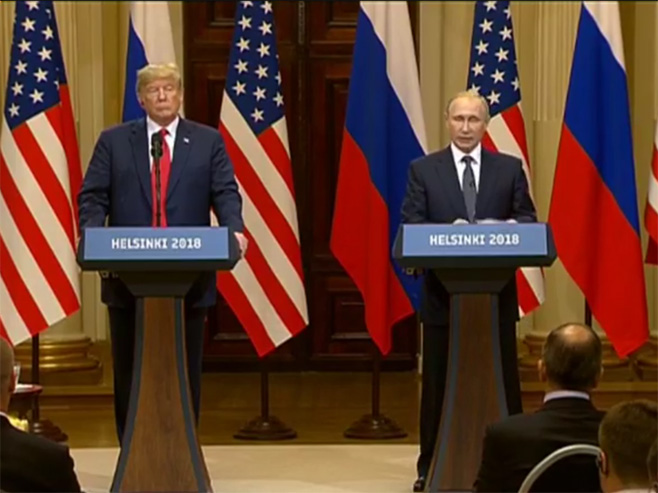 Доналд Трамп и Владимир Путин (Фото: rs-lat.sputniknews.com) - 