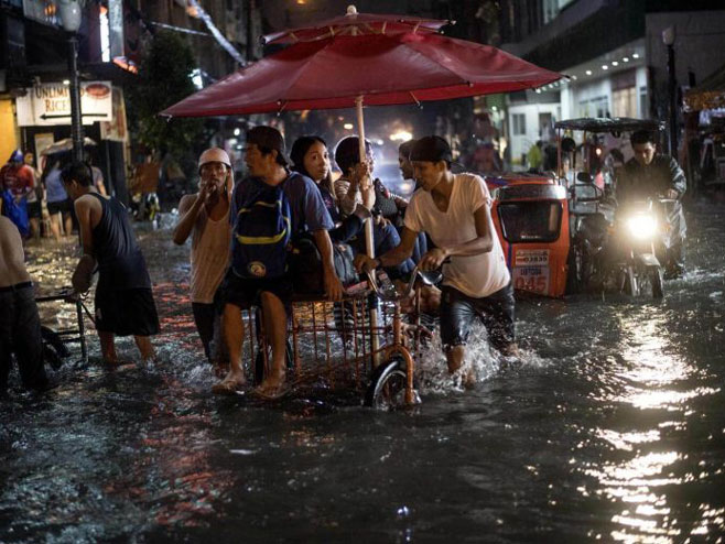 Поплава на Филипинима (фото: straitstimes.com) - 