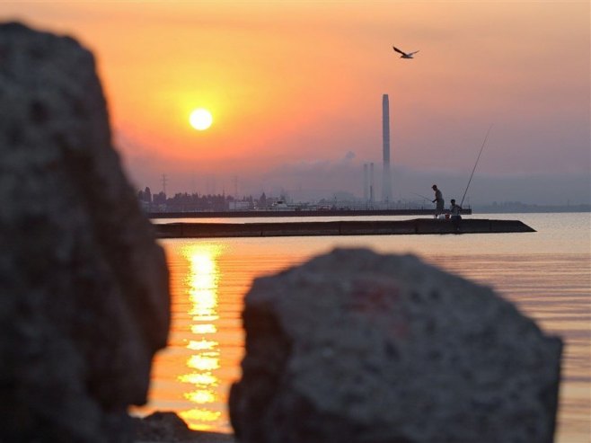 Азовско море (фото: EPA/SERGEI ILNITSKY) - 
