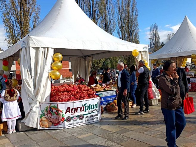 Дан рогатичког кромпира и романијског кајмака Дан рогатичког кромпира и романијског кајмака - Фото: СРНА