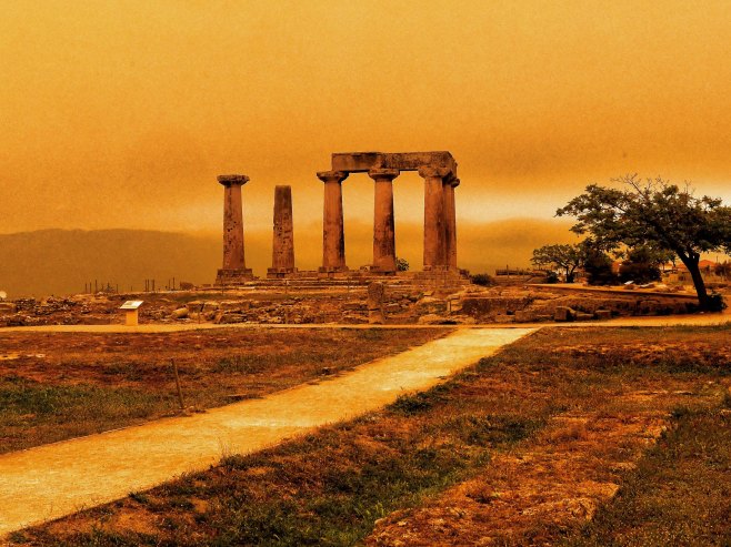 Сахарска прашина прекрила Aтину и друге градове (ФОТО/ВИДЕО)