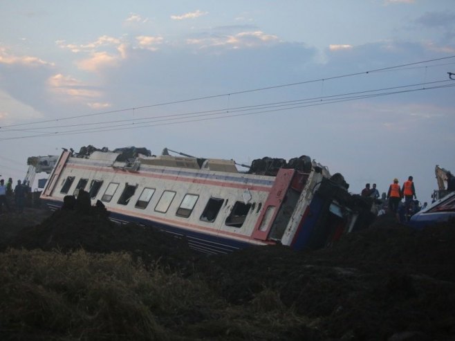 Жељезничка несрећа у Турској (Фото: EPA-EFE/STR) - 