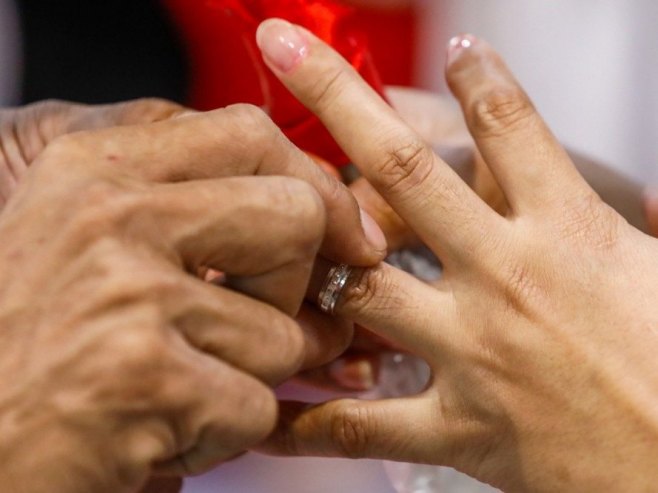 Вјенчање (Фото: EPA-EFE/ROLEX DELA PENA) - 