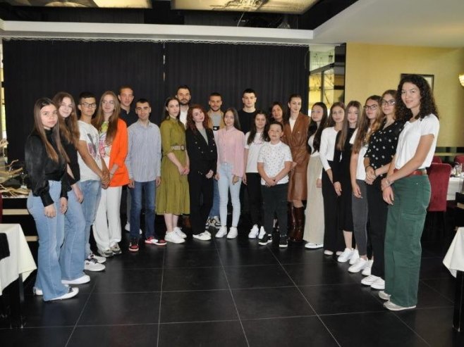 Приједор: Градоначелник примио најбоље ученике за Дан града (ФОТО)