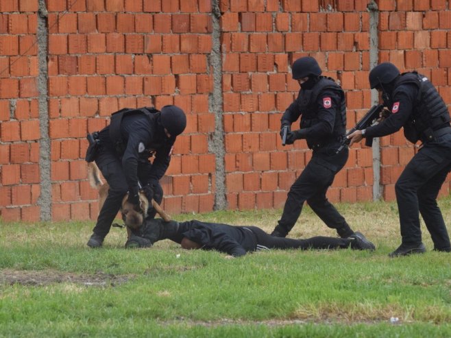 Тактичко-показна вјежба Тактичко-показна вјежба - Фото: РТРС