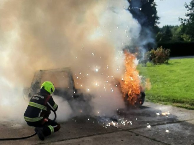 Пожар-аутомобил, илустрација (фото: facebook.com/vatrogascibanjaluka) Пожар-аутомобил, илустрација (фото: facebook.com/vatrogascibanjaluka) -