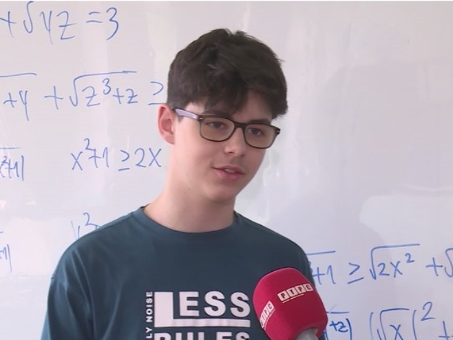 Стефан Грујичић - републички шампион у физици у јуну путује на Балканијаду у Турској Стефан Грујичић - републички шампион у физици у јуну путује на Балканијаду у Турској