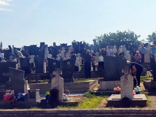 У Залазју парастос за 69 убијених Срба: Злочин без казне који траје три деценије У Залазју парастос за 69 убијених Срба: Злочин без казне који траје три деценије