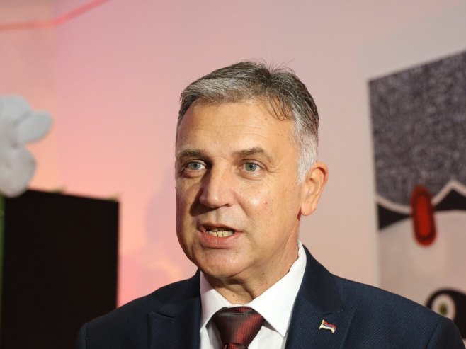 Голубовић честитао завршетак наставе у првом полугодишту Голубовић честитао завршетак наставе у првом полугодишту