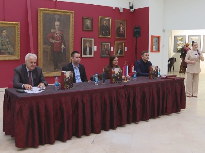 У Бањалуци промовисана монографија "Илија Гарашанин - великан српске земље" У Бањалуци промовисана монографија "Илија Гарашанин - великан српске земље"