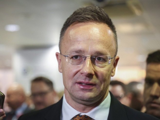 Петер Сијарто (Фото: EPA/MAXIM SHIPENKOV) Петер Сијарто (Фото: EPA/MAXIM SHIPENKOV) -