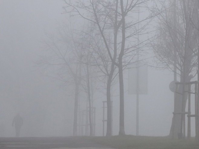 Магла (Фото: EPA/LESZEK SZYMANSKI POLAND OUT, илустрација) Магла (Фото: EPA/LESZEK SZYMANSKI POLAND OUT, илустрација) -