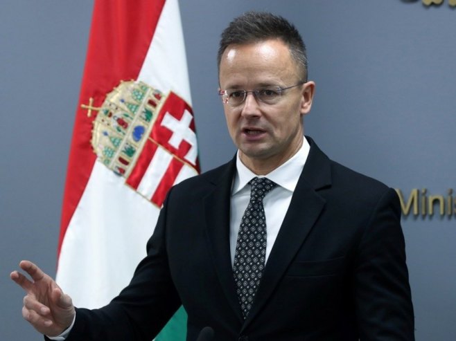 Петер Сијарто (фото: EPA/WAEL HAMZEH) Петер Сијарто (фото: EPA/WAEL HAMZEH) -