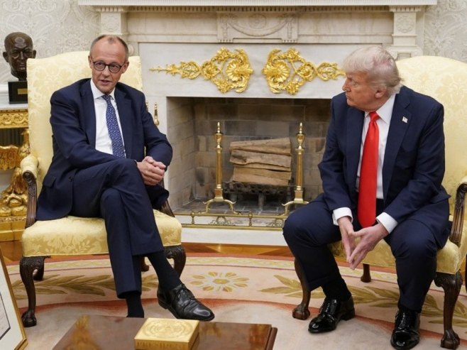 Доналд Трамп и Фридрих Мерц (Фото: EPA/CHRIS KLEPONIS / POOL) Доналд Трамп и Фридрих Мерц (Фото: EPA/CHRIS KLEPONIS / POOL) -