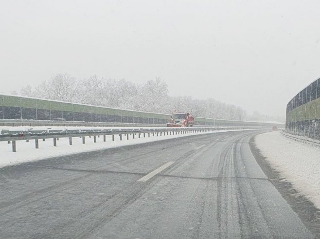 Проходан саобраћај на ауто-путу "9. јануар" Бањалука-Добој Проходан саобраћај на ауто-путу "9. јануар" Бањалука-Добој - Фото: РТРС