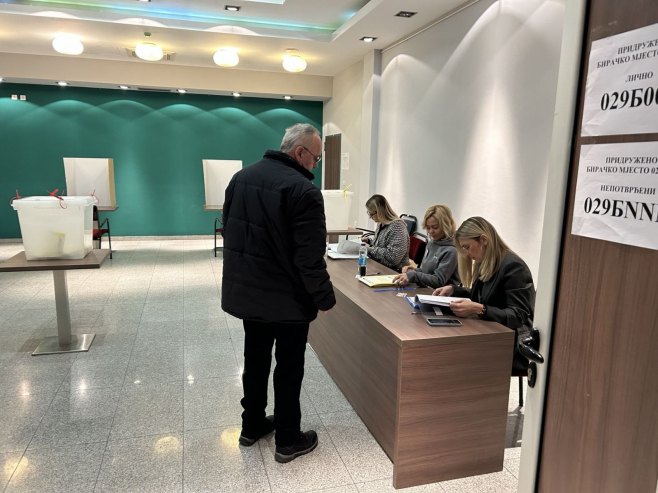 Бијељина - бирачко мјесто Бијељина - бирачко мјесто - Фото: РТРС