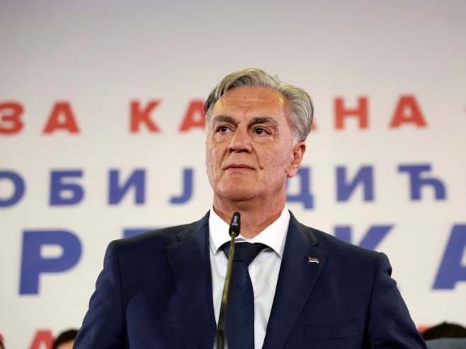 Синиша Каран Синиша Каран - Фото: ZIPAPHOTO/Borislav Zdrinja