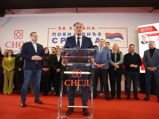 Синиша Каран Синиша Каран - Фото: ZIPAPHOTO/Borislav Zdrinja