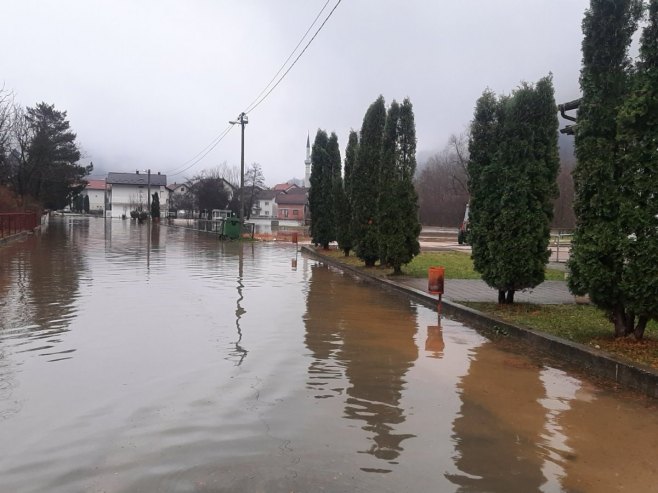Језеро, поплаве Језеро, поплаве - Фото: Уступљена фотографија