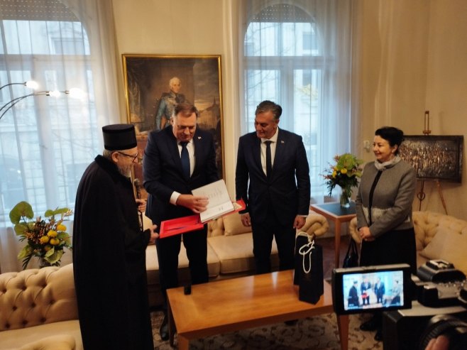 Делегација Српске у Будимпешти Делегација Српске у Будимпешти - Фото: РТРС