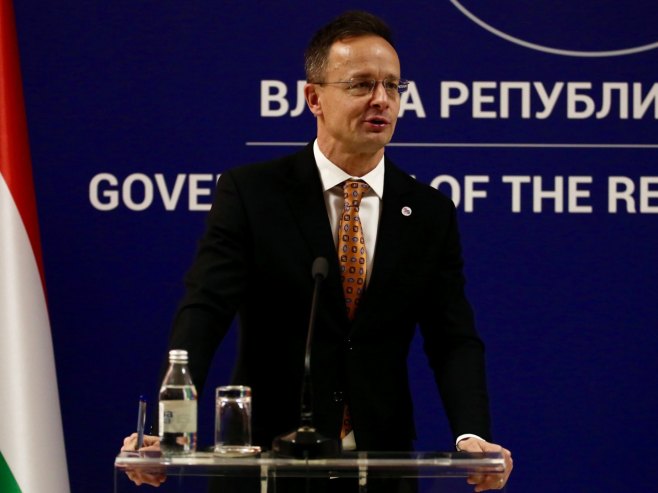 Петер Сијарто (фото: TANJUG/ DEJAN ŽIVANČEVIĆ) Петер Сијарто (фото: TANJUG/ DEJAN ŽIVANČEVIĆ) -