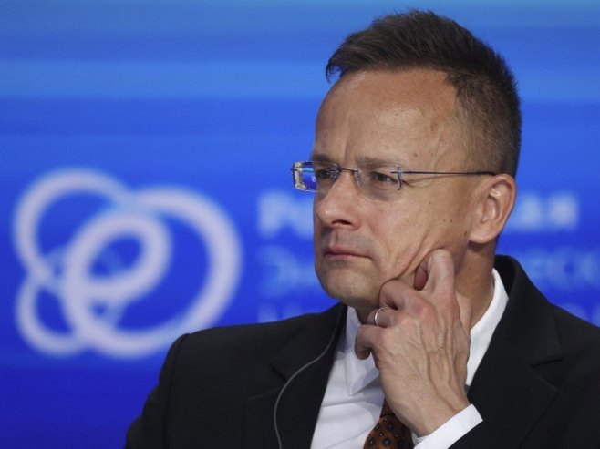 Петер Сијарто (Фото: EPA/MAXIM SHIPENKOV) Петер Сијарто (Фото: EPA/MAXIM SHIPENKOV) -