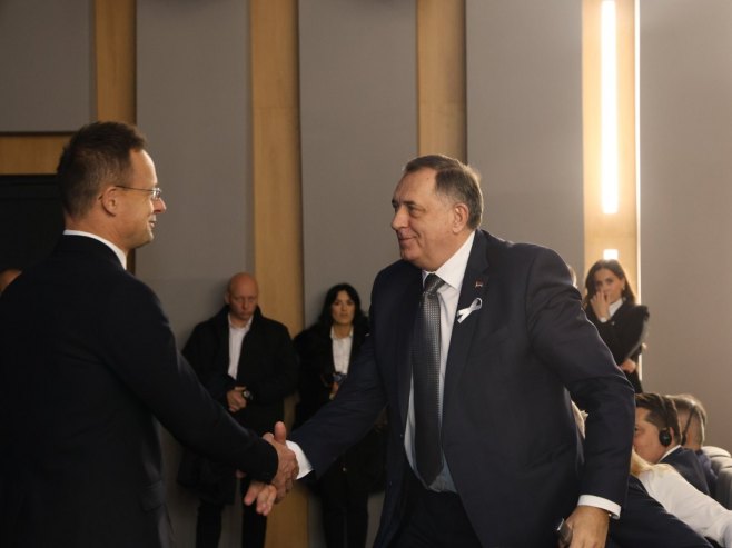 Сијарто и Додик Сијарто и Додик - Фото: ZIPAPHOTO/Borislav Zdrinja