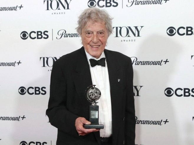 Преминуо чувени британски писац Преминуо чувени британски писац