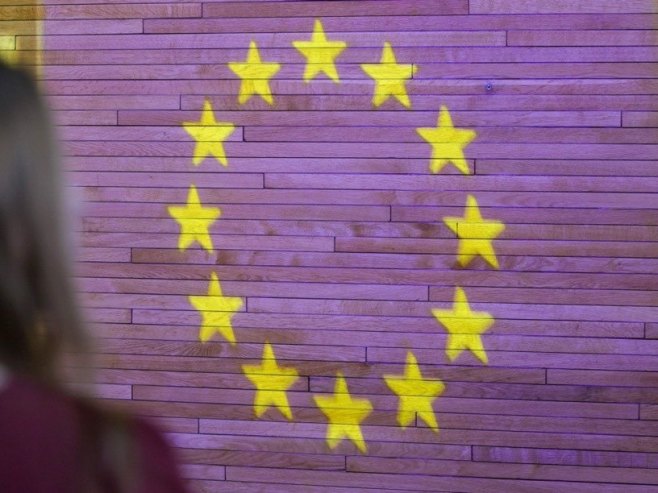 Европска унија застава (фото: EPA/RONALD WITTEK) Европска унија застава (фото: EPA/RONALD WITTEK) -