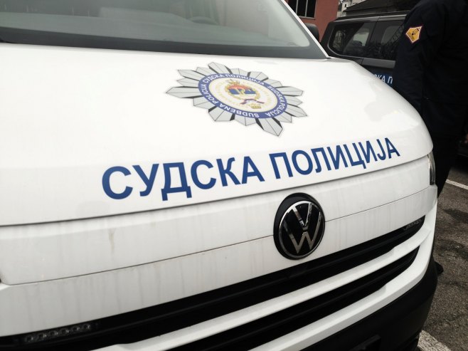 Полицијски службеници Судске полиције лишили слободе два лица у Градишци и Дервенти Полицијски службеници Судске полиције лишили слободе два лица у Градишци и Дервенти
