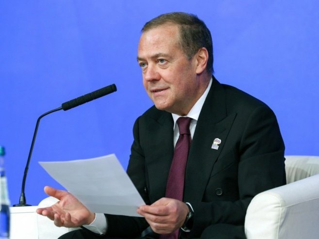 Дмитриј Медведев (Фото: EPA/EKATERINA SHTUKINA, илустрација) Дмитриј Медведев (Фото: EPA/EKATERINA SHTUKINA, илустрација) -