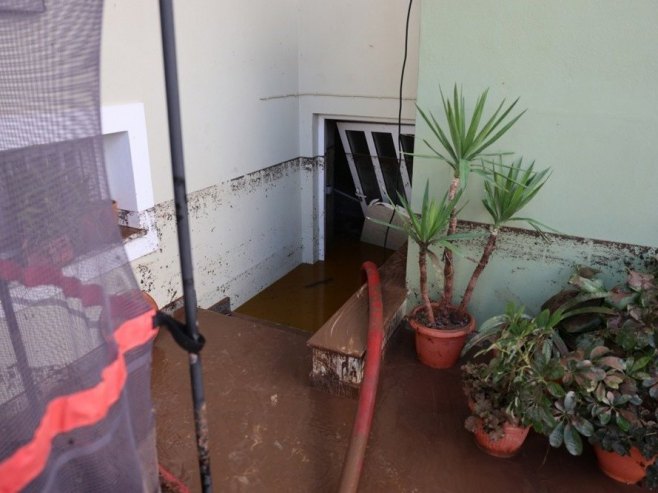 Поплаве у Грчкој (фото: EPA/ELIAS MARCOU) Поплаве у Грчкој (фото: EPA/ELIAS MARCOU) -