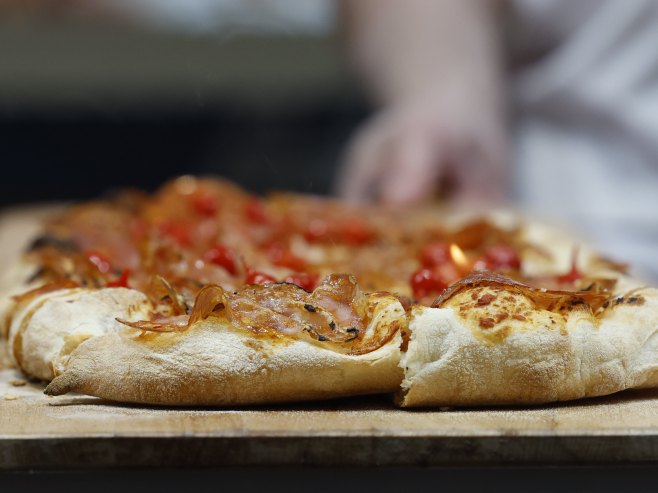 Пица (Фото: EPA/J.J.Guillen) Пица (Фото: EPA/J.J.Guillen) -