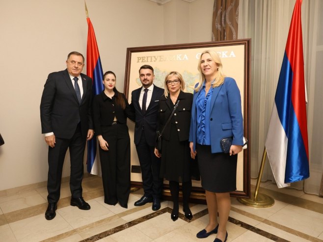 Божићни пријем, Бањалука Божићни пријем, Бањалука - Фото: ZIPAPHOTO/Borislav Zdrinja