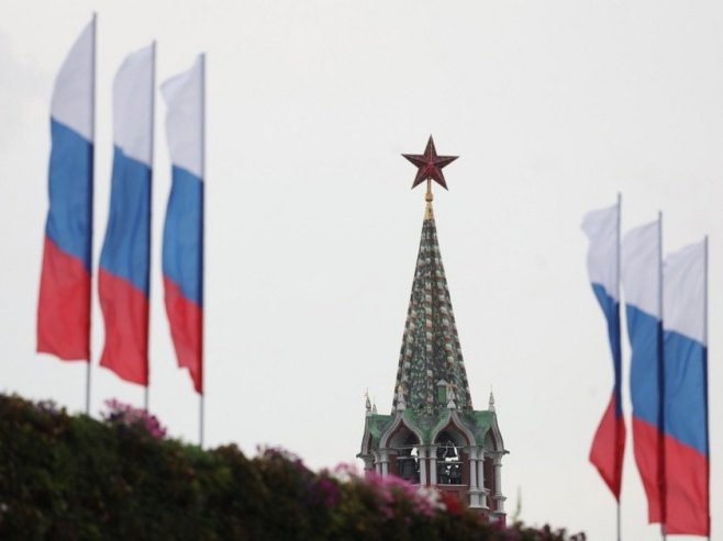 Руске заставе (Фото: EPA/MAXIM SHIPENKOV) Руске заставе (Фото: EPA/MAXIM SHIPENKOV) -