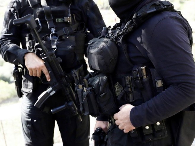 Полиција у Грчкој (Фото: EPA/NIKOS CHALKIADAKIS) Полиција у Грчкој (Фото: EPA/NIKOS CHALKIADAKIS) -