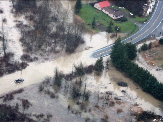 Поплаве у Вашингтону, архива (Фото: EPA/DAN LEVINE) Поплаве у Вашингтону, архива (Фото: EPA/DAN LEVINE) -