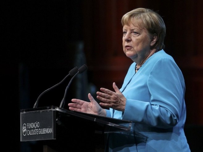 Ангела Меркел (Фото: EPA/MIGUEL A. LOPES) Ангела Меркел (Фото: EPA/MIGUEL A. LOPES) -