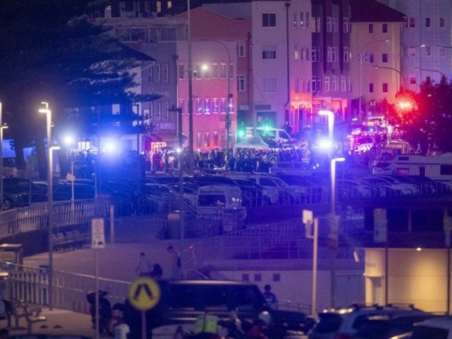 Пуцњава у Сиднеју (фото: EPA/JEREMY PIPER AUSTRALIA AND NEW ZEALAND OUT) Пуцњава у Сиднеју (фото: EPA/JEREMY PIPER AUSTRALIA AND NEW ZEALAND OUT) -