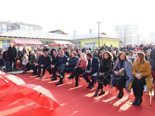 Дервента отварање вртића Дервента отварање вртића - Фото: ZIPAPHOTO/Borislav Zdrinja