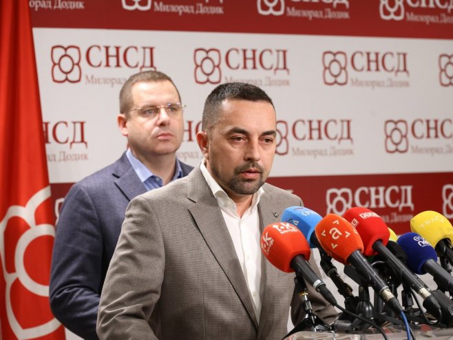 Борис Јеринић Борис Јеринић - Фото: ZIPAPHOTO/Borislav Zdrinja