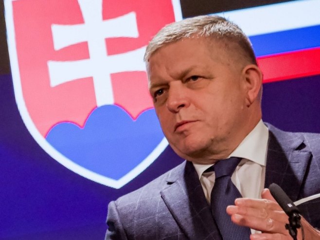 Роберт Фицо (Фото: EPA/ZUZANA GOGOVA, илустрација) Роберт Фицо (Фото: EPA/ZUZANA GOGOVA, илустрација) -