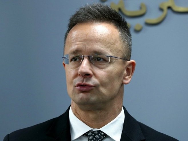 Сијарто: Kупујемо 400 милиона метара кубних америчког ЛНГ-а Сијарто: Kупујемо 400 милиона метара кубних америчког ЛНГ-а