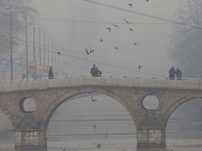 Загађен ваздух у Сарајеув (Фото: EPA/FEHIM DEMIR) Загађен ваздух у Сарајеув (Фото: EPA/FEHIM DEMIR) -