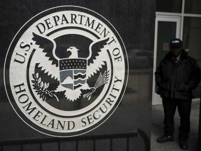 Министарство унутрашње безбедности САД (фото: EPA/GRAEME SLOAN) Министарство унутрашње безбедности САД (фото: EPA/GRAEME SLOAN) -