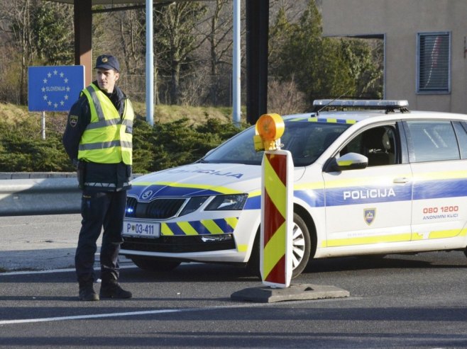 Полиција Словеније (фото: EPA/MICOL BRUSAFERRO) Полиција Словеније (фото: EPA/MICOL BRUSAFERRO) -