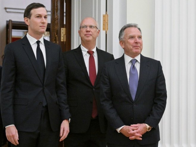 Кушнер, Дмитријев и Виткоф (фото: EPA/KRISTINA KORMILITSINA) Кушнер, Дмитријев и Виткоф (фото: EPA/KRISTINA KORMILITSINA) -